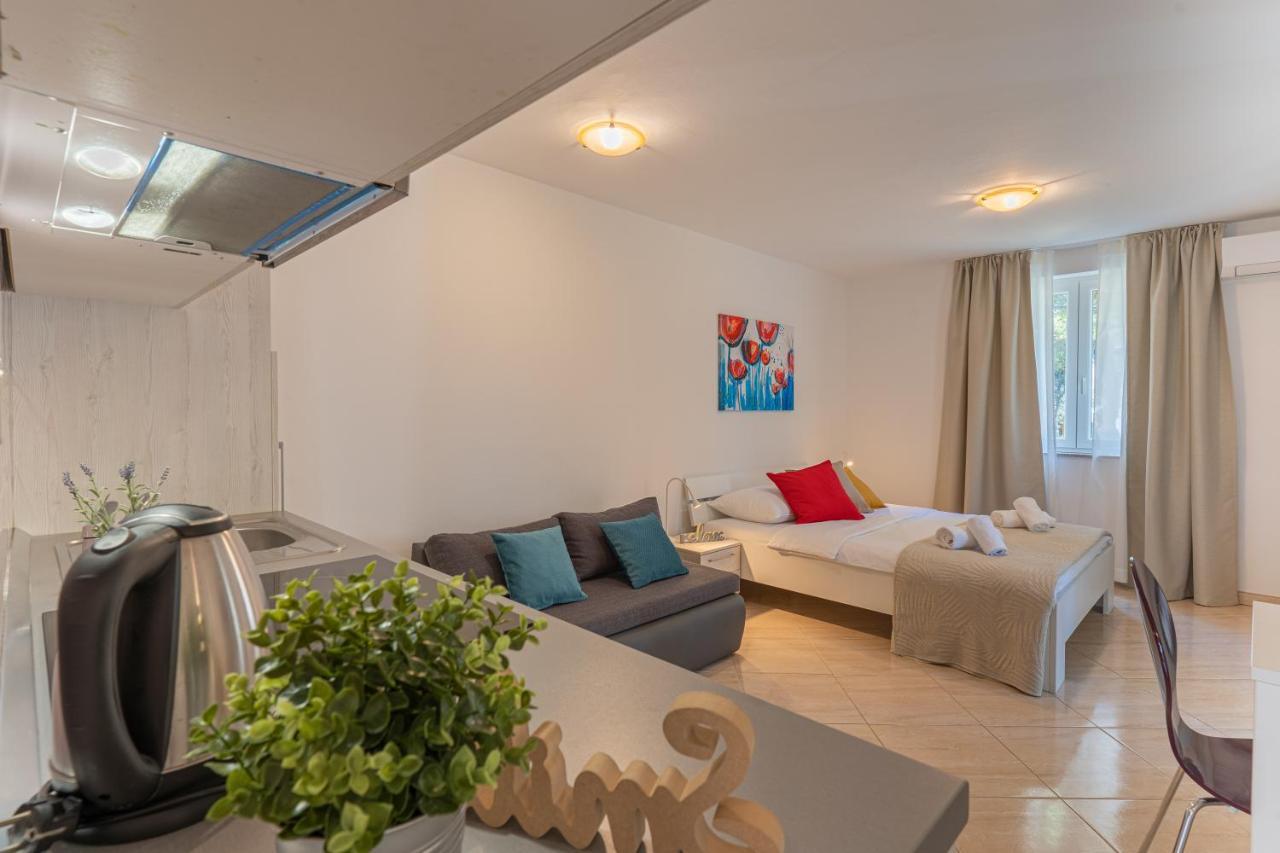 Apartments Lopari Nerezine Eksteriør bilde